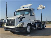 2015 Volvo VNL64T300