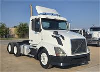 2015 Volvo VNL64T300