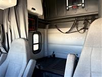 2020 Freightliner Cascadia 126