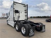 2020 Freightliner Cascadia 126