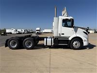 2020 Volvo VNR64T300