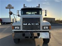 1996 Mack CH613