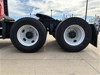 2017 Freightliner CASCADIA 113