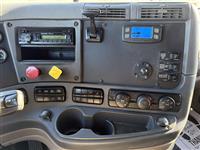 2017 Freightliner CASCADIA 113