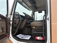 2017 Volvo VNL64T300