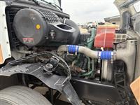 2017 Volvo VNL64T300