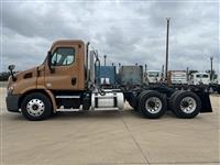 2017 Freightliner CASCADIA 113