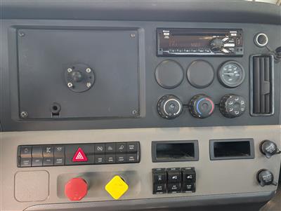 2020 Freightliner Cascadia 126