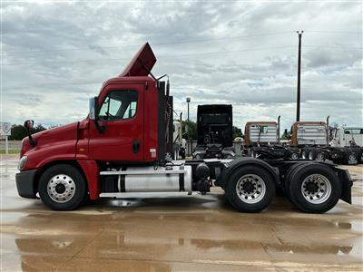 2020 Freightliner CASCADIA 125