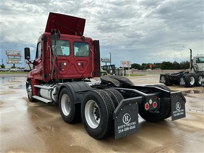 2020 Freightliner CASCADIA 125