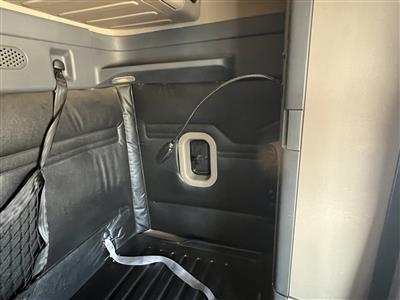 2020 Freightliner CASCADIA 113