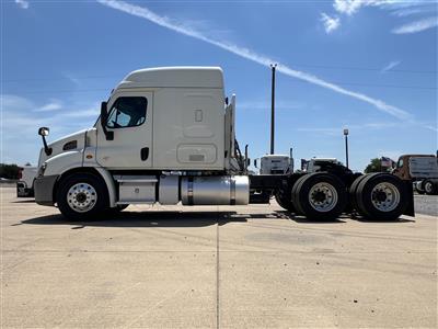 2020 Freightliner CASCADIA 113