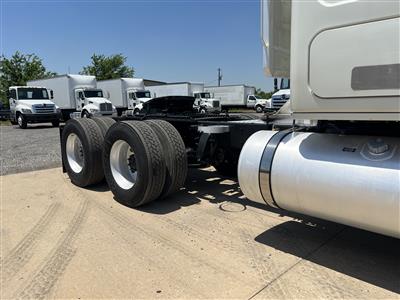 2020 Freightliner CASCADIA 113