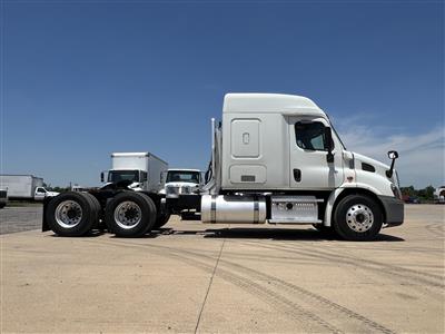 2020 Freightliner CASCADIA 113