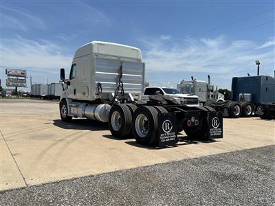 2020 Freightliner CASCADIA 113