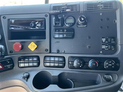 2020 Freightliner CASCADIA 113