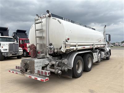 2016 Volvo VNL64T300