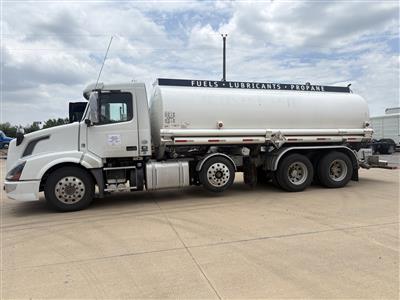 2016 Volvo VNL64T300