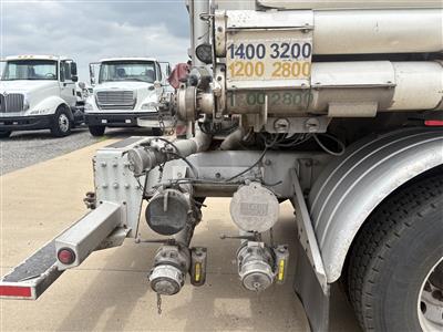 2016 Volvo VNL64T300