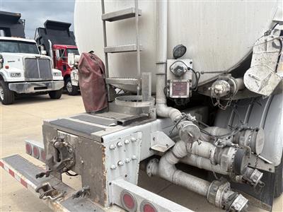 2016 Volvo VNL64T300