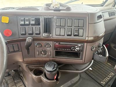 2016 Volvo VNL64T300
