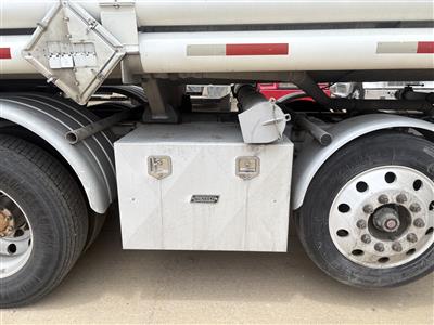 2016 Volvo VNL64T300