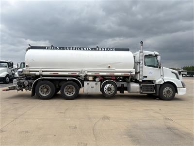 2016 Volvo VNL64T300
