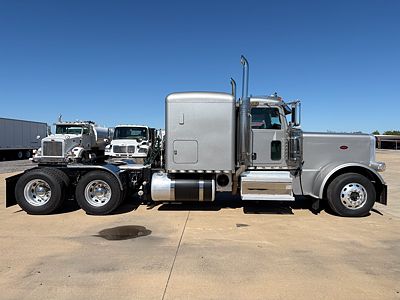 2021 Peterbilt 389