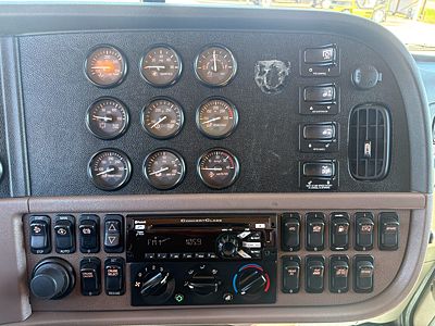 2021 Peterbilt 389