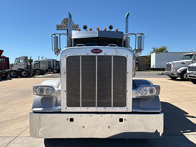 2021 Peterbilt 389