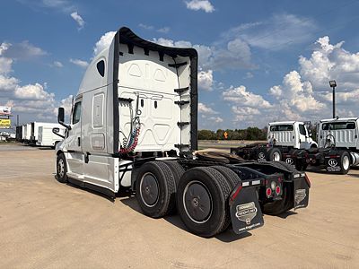 2023 Freightliner Cascadia 126