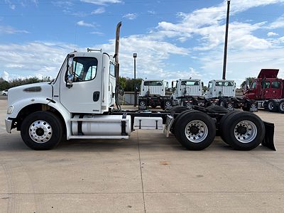 2005 Freightliner M2 112