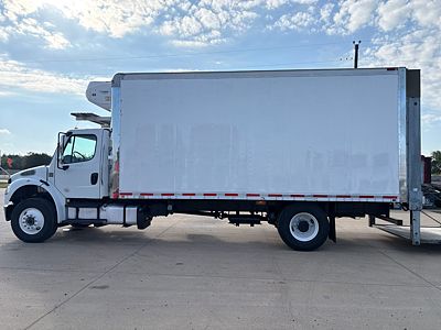 2018 Freightliner M2 106