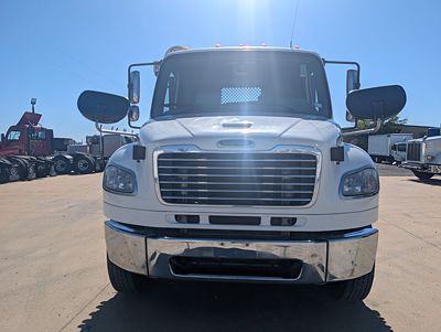 2019 Freightliner M2 106