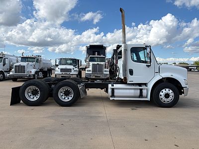 2005 Freightliner M2 112