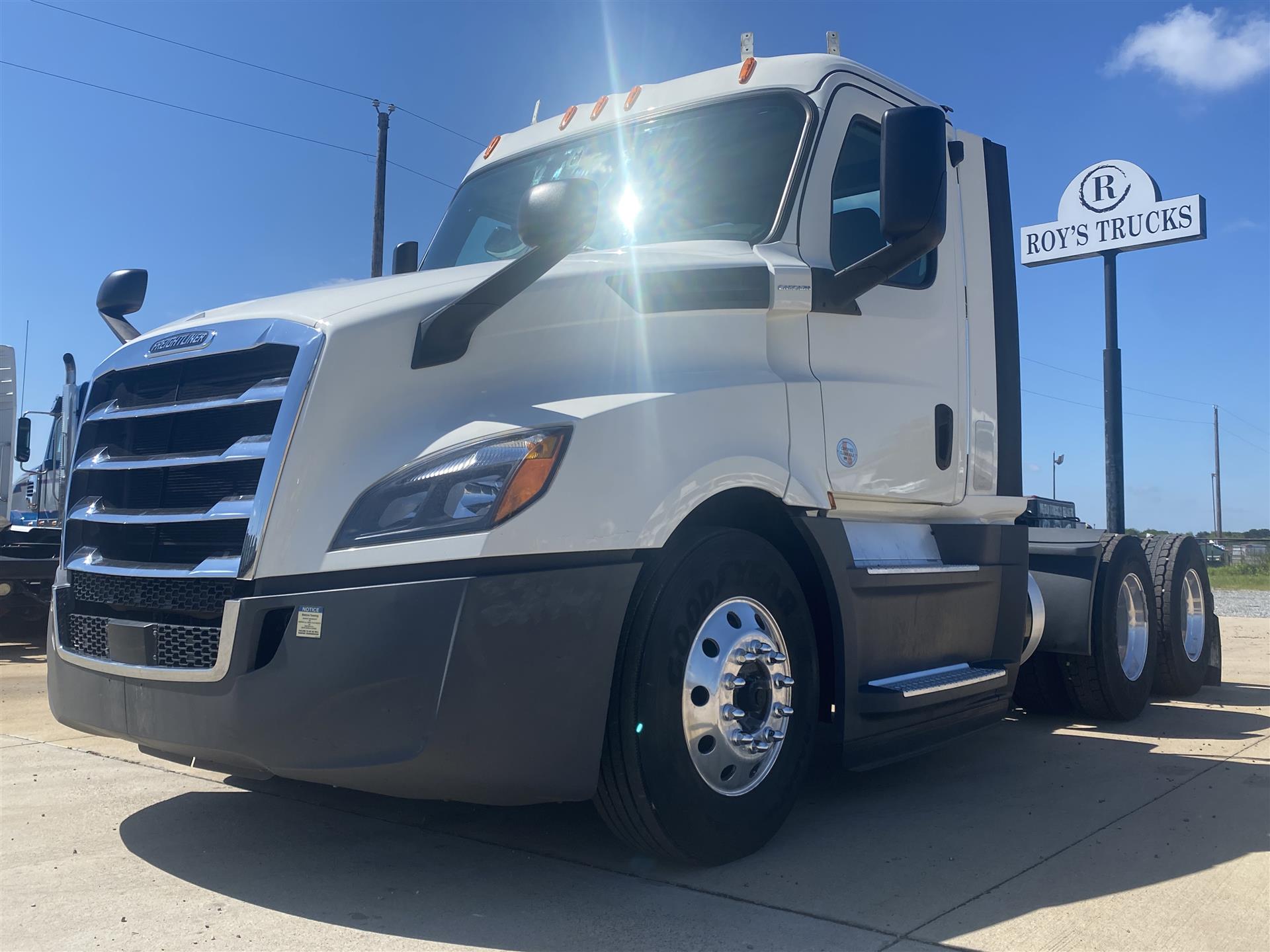 2020 Freightliner Cascadia 126