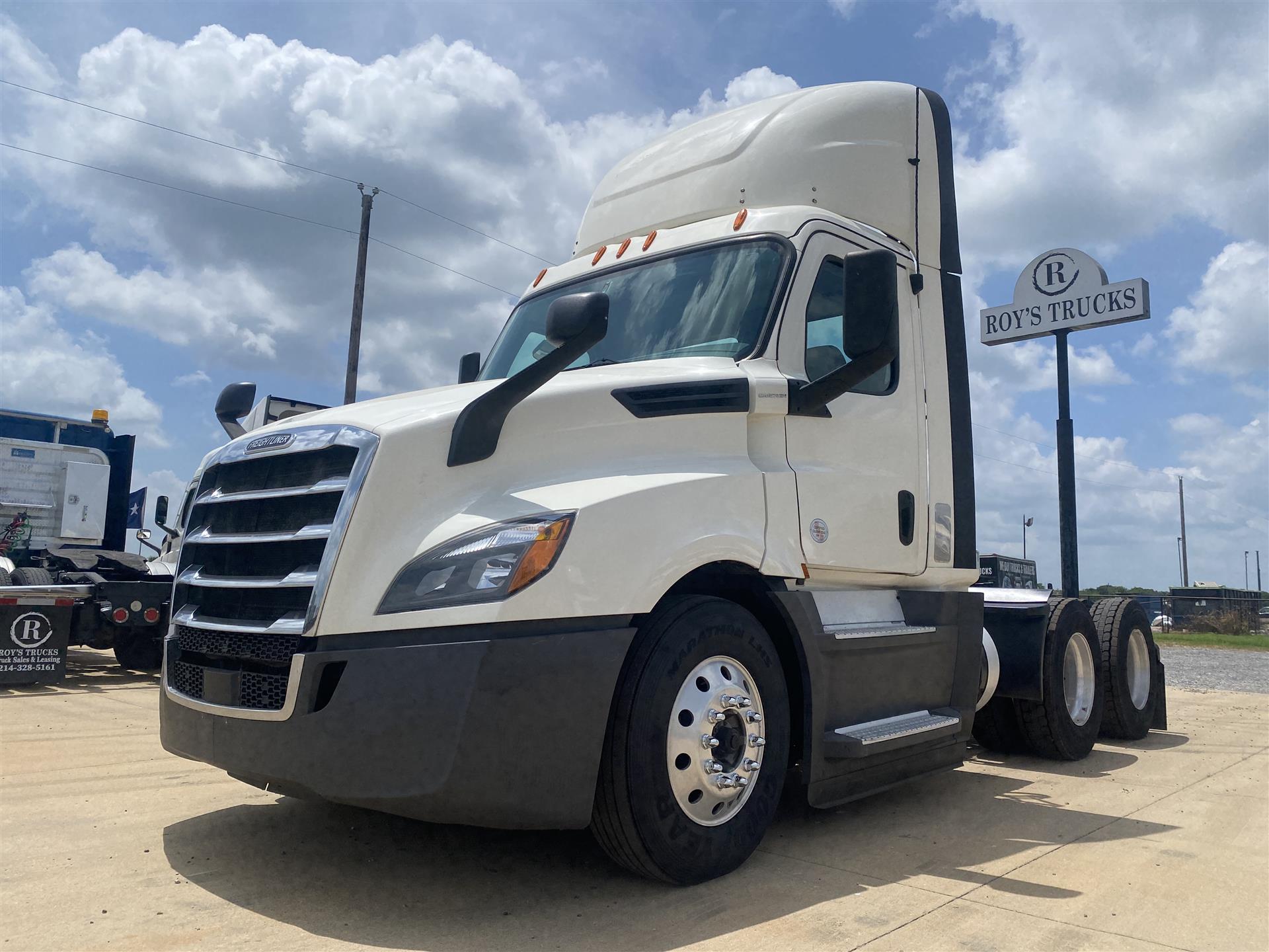 2020 Freightliner Cascadia 126