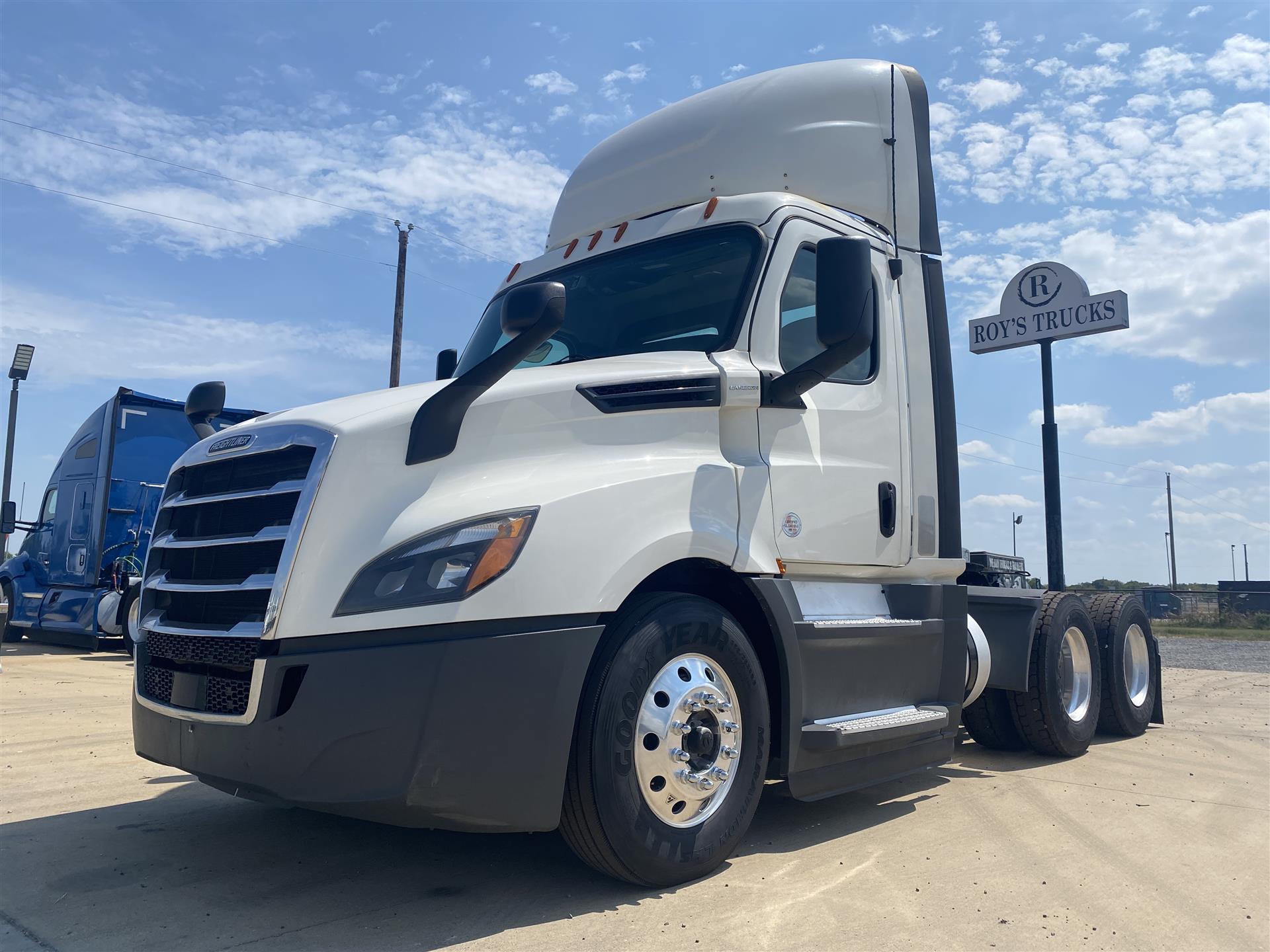 2020 Freightliner Cascadia 126