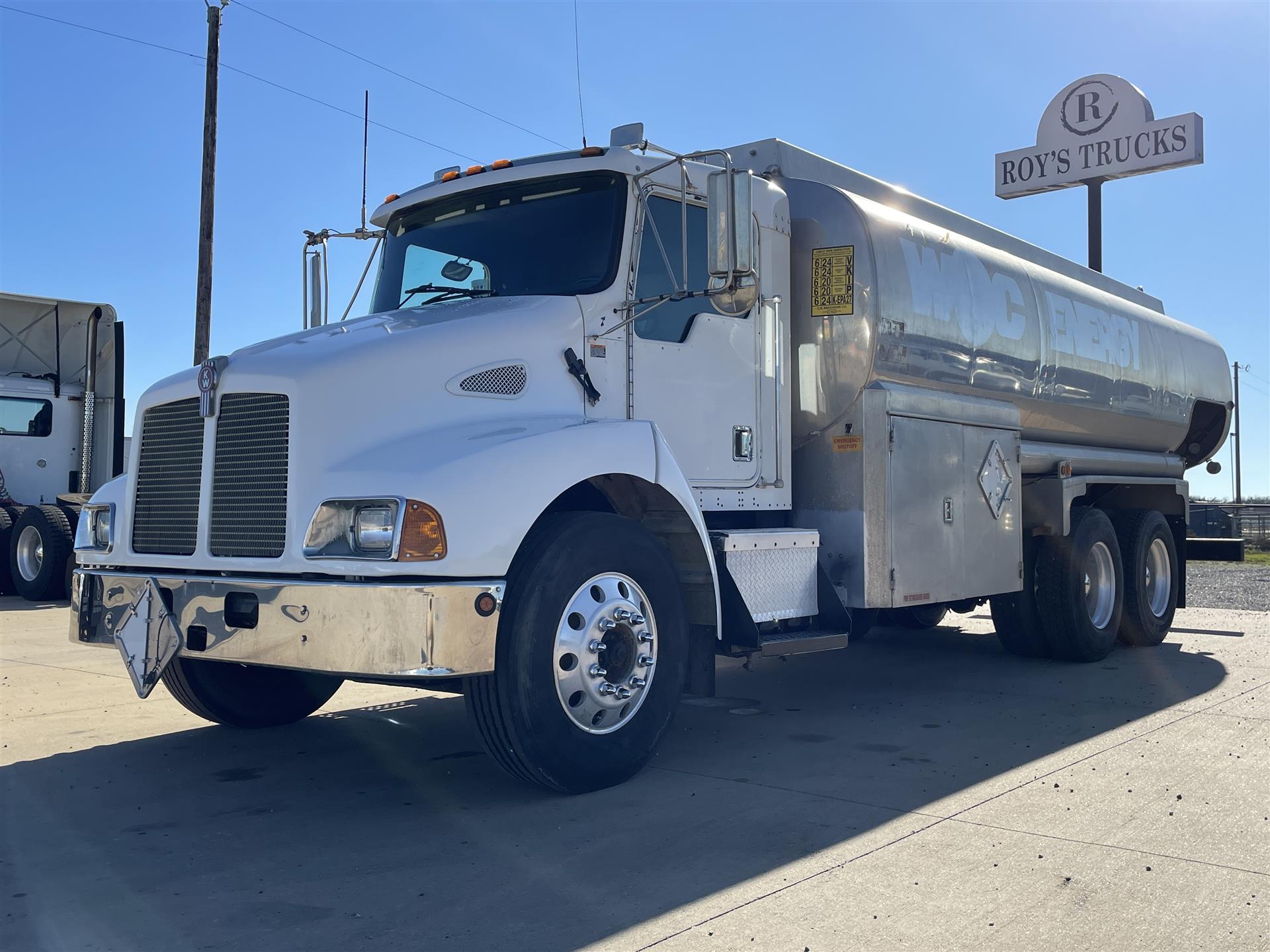 2001 Kenworth T300