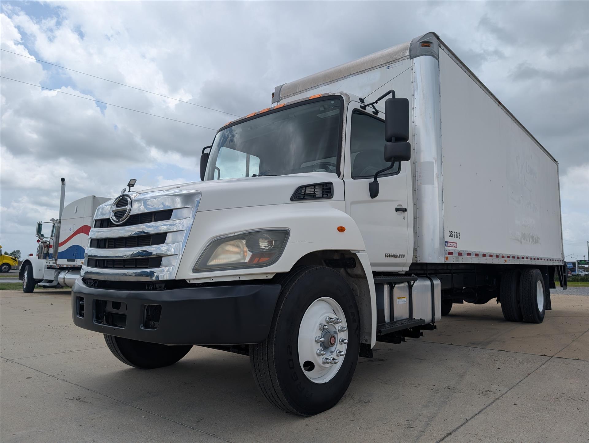 2017 Hino 