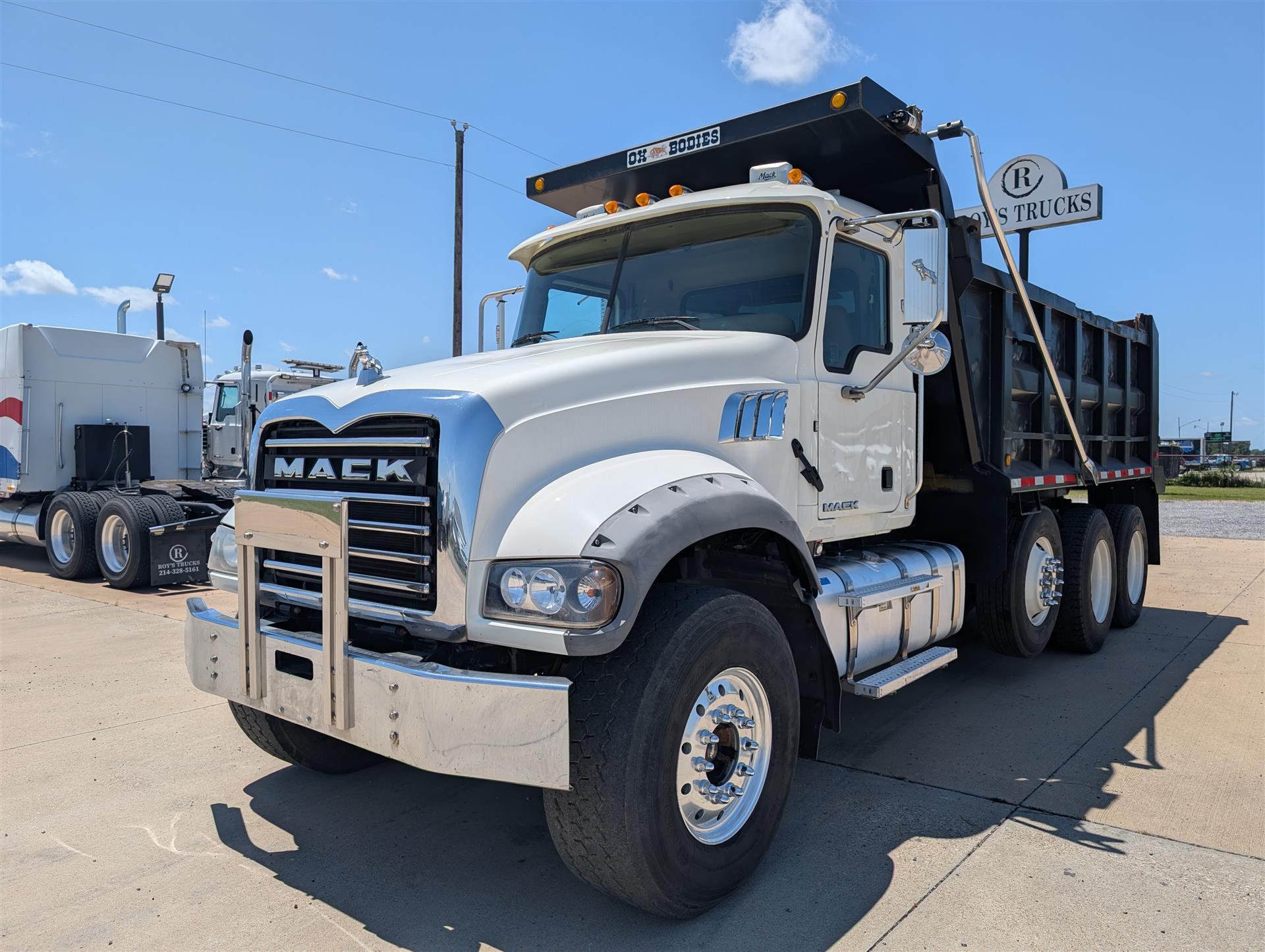 2016 Mack GU713