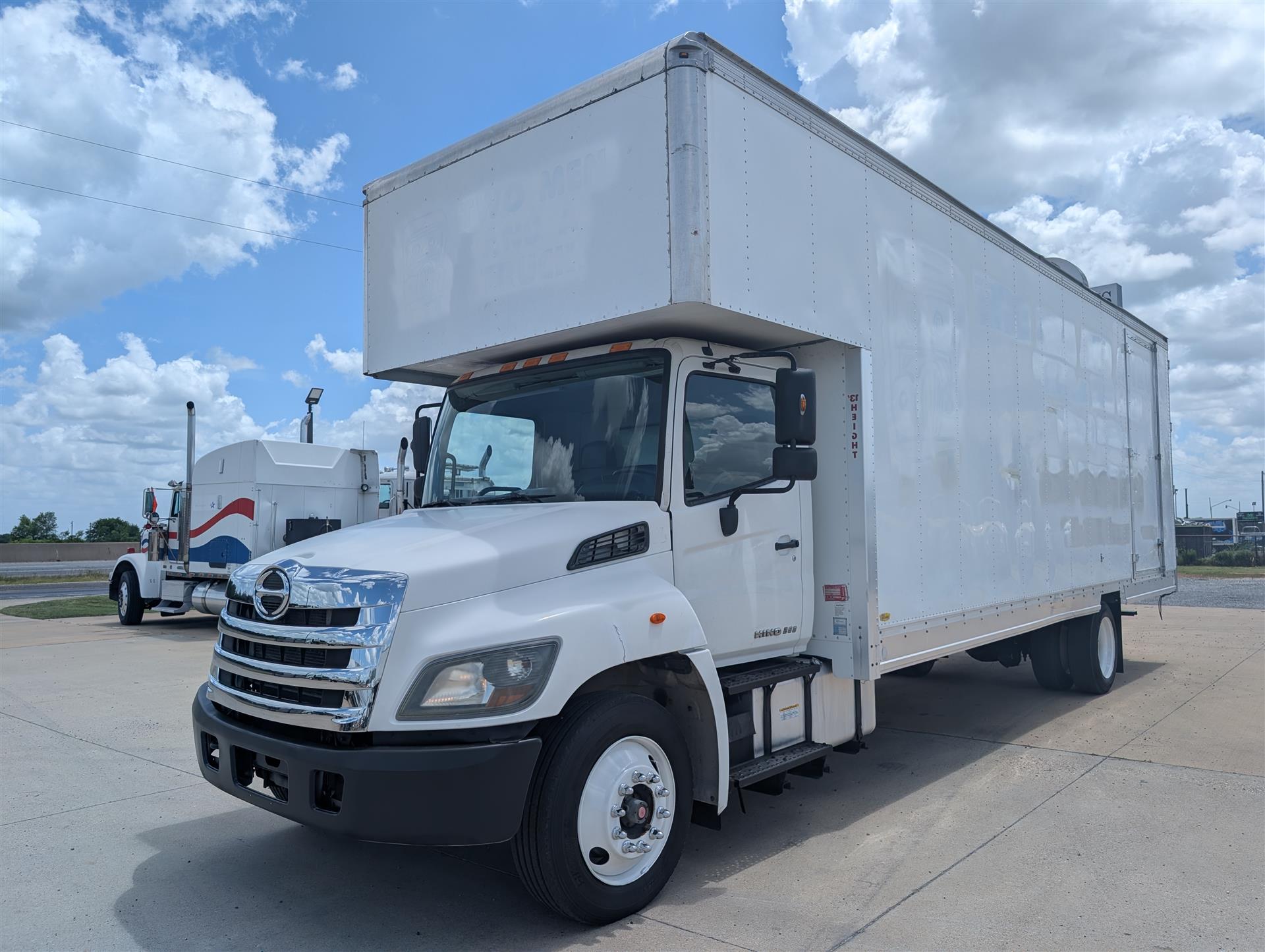 2016 Hino 268