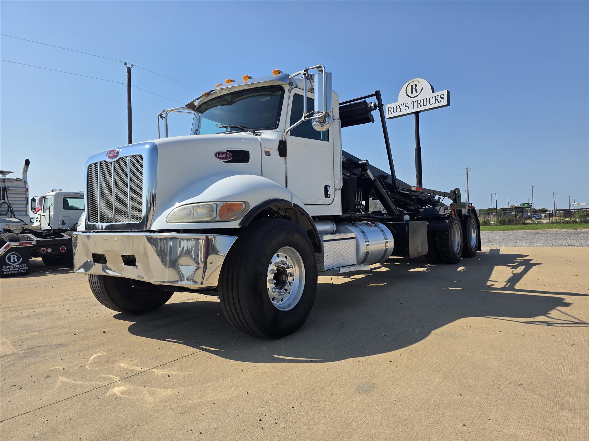 2018 Peterbilt 348
