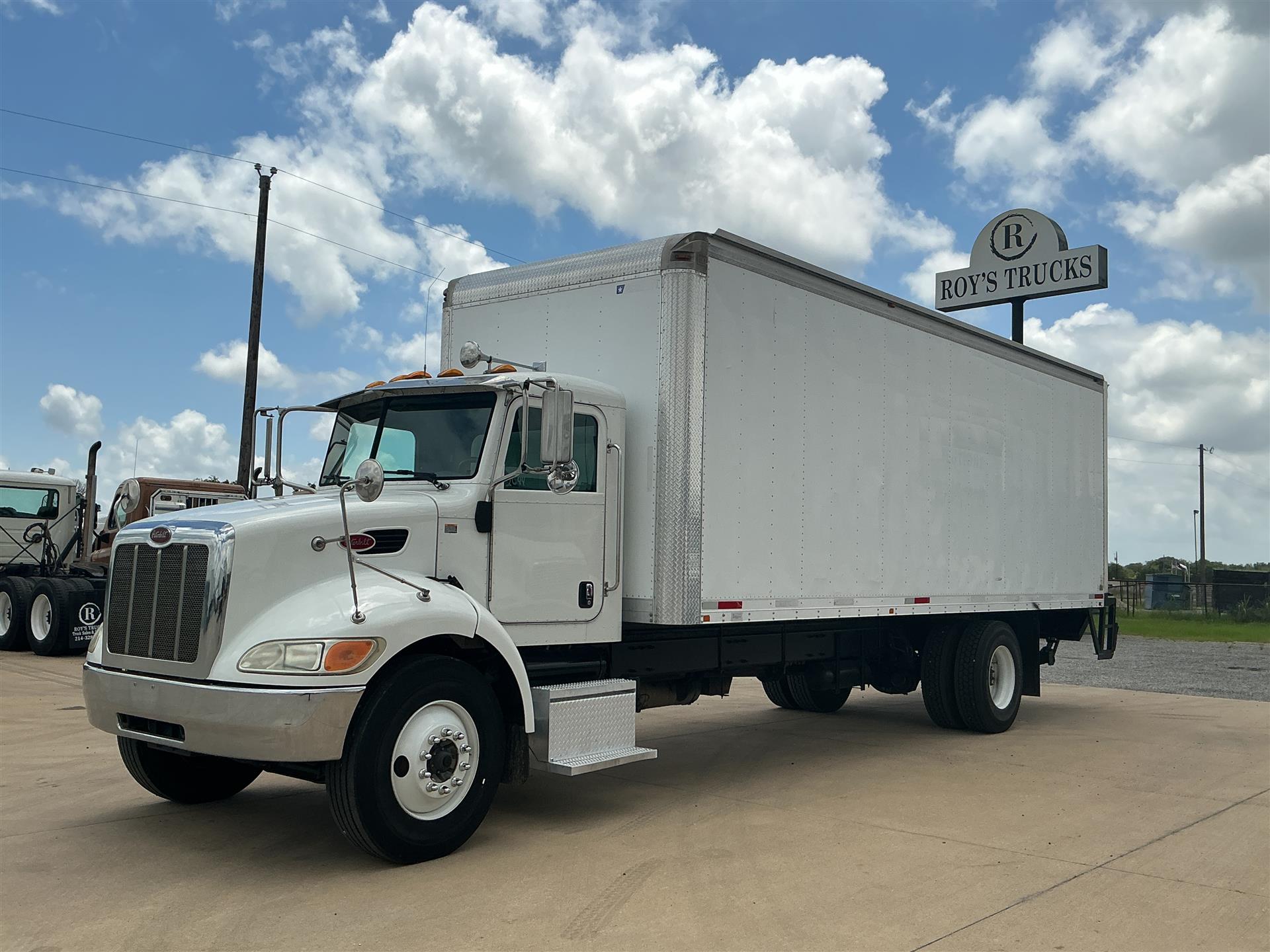 2013 Peterbilt 337