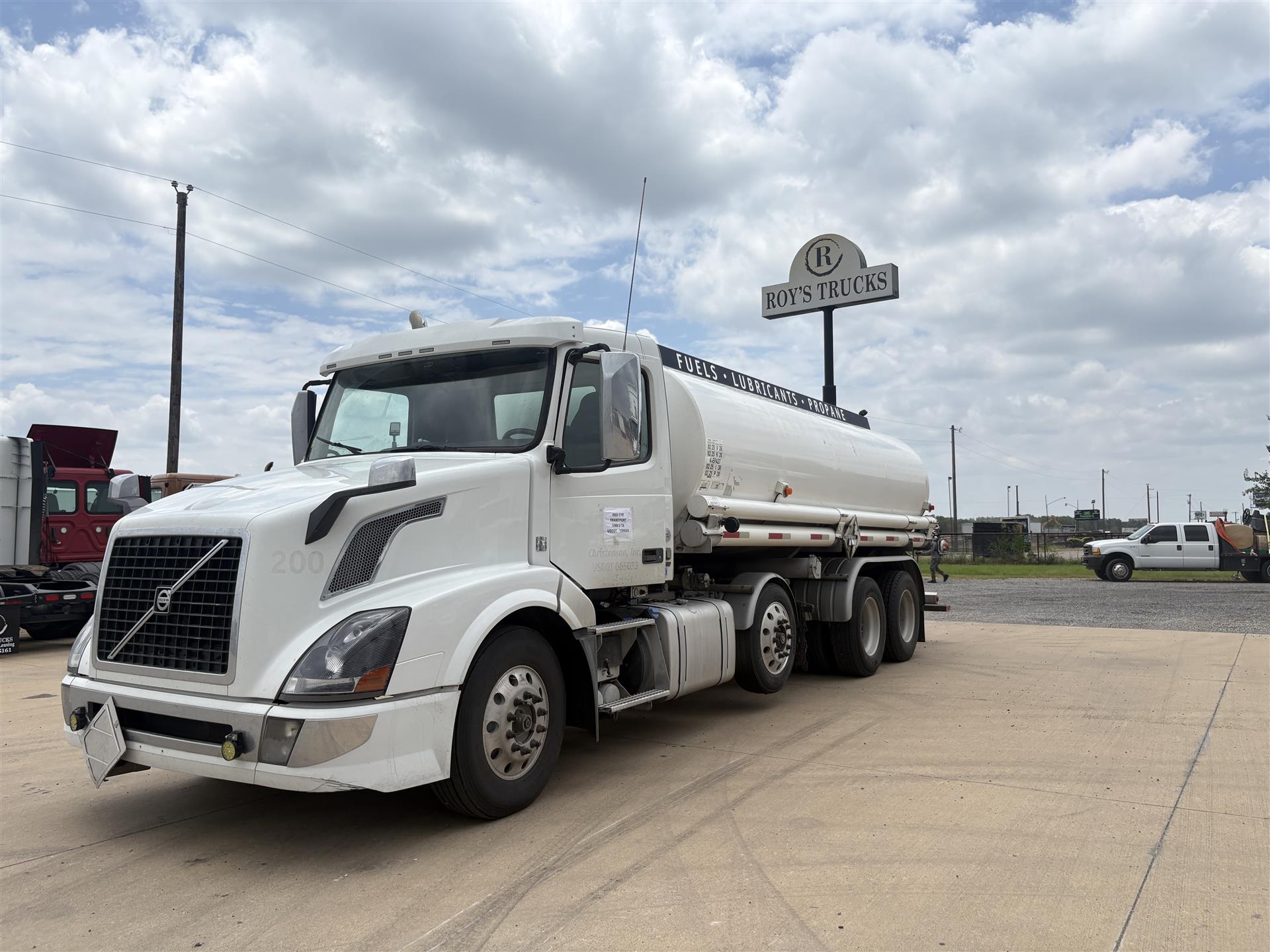 2016 Volvo VNL64T300