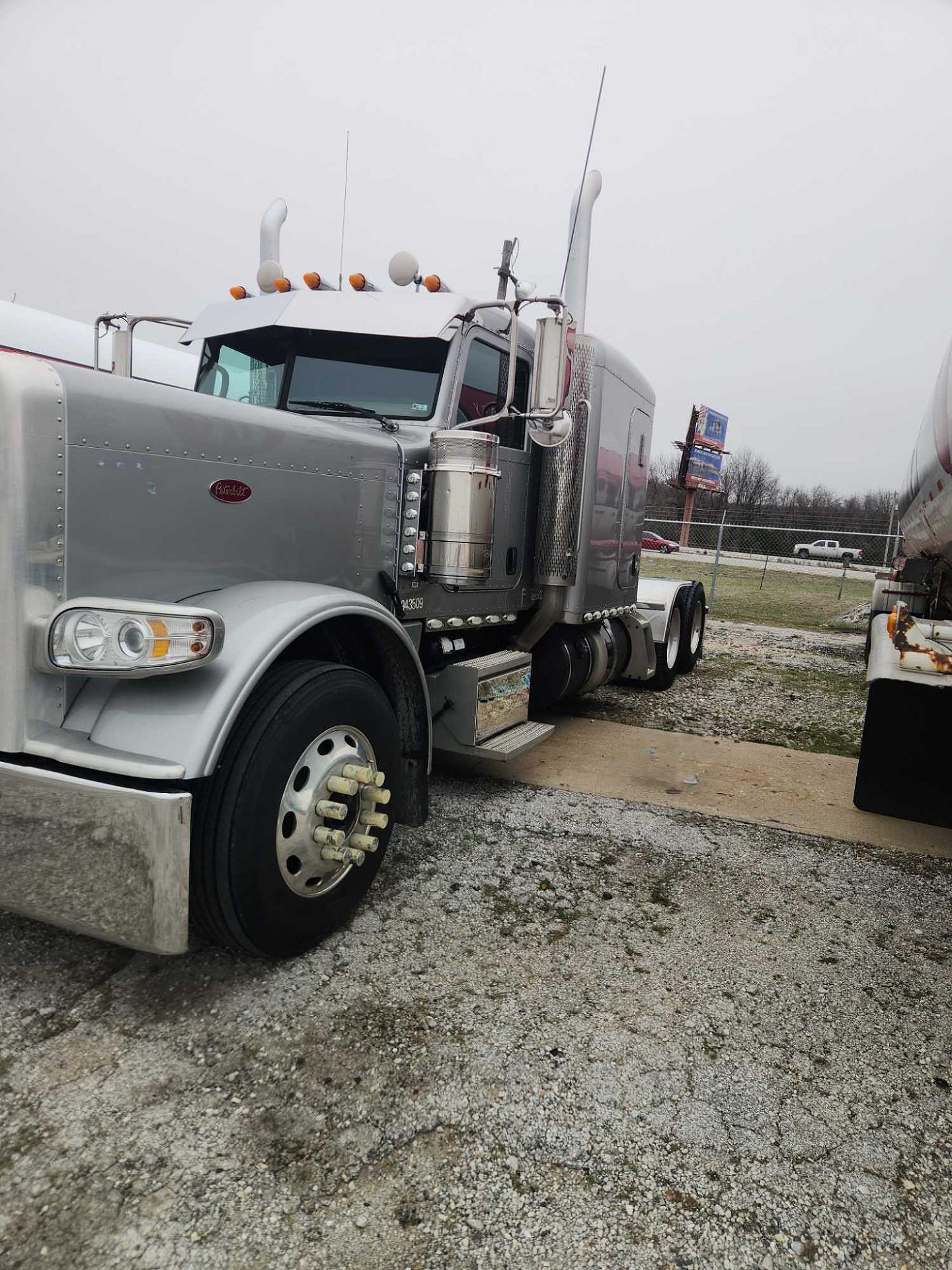 2021 Peterbilt 389