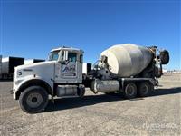 2018 Kenworth W900 w/Con-tech Bridgeking Mix