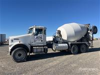 2018 Kenworth W900 w/Con-tech Bridgeking Mix