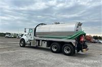 2021 Peterbilt 348