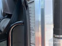 2021 Peterbilt 348